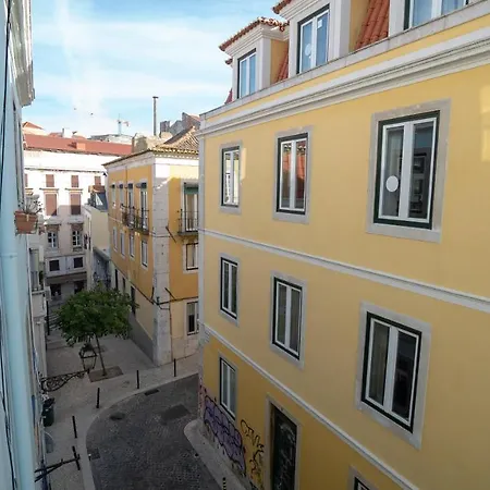 Comfy @ Chiado * リスボン